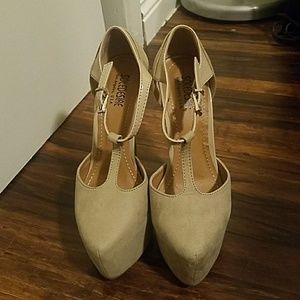 T-strap Platform Pumps